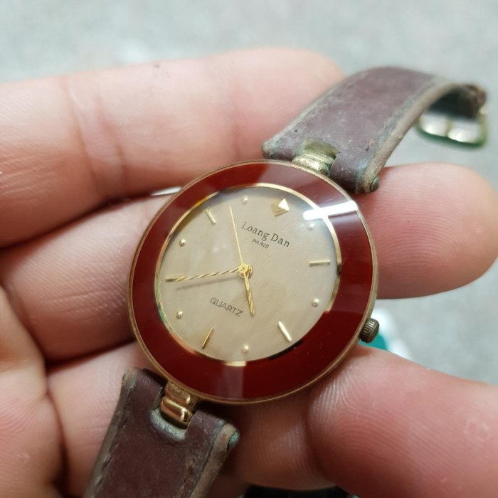 很漂亮的 老舊手錶 老錶店清出來的 都放很久了 零件 料件 ☆拆零件都划算☆ 另有 飛行錶 水鬼錶 軍錶 機械錶 三眼錶 陶瓷錶 潛水錶 男錶  G2