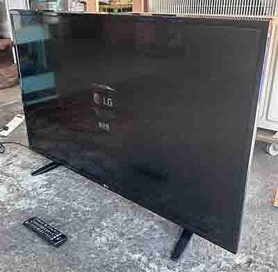 樂居二手家具 *TV1231EJJH LG42吋液晶電視* 液晶電視 中古液晶電視 2手家電買賣【全新中古傢俱家電】