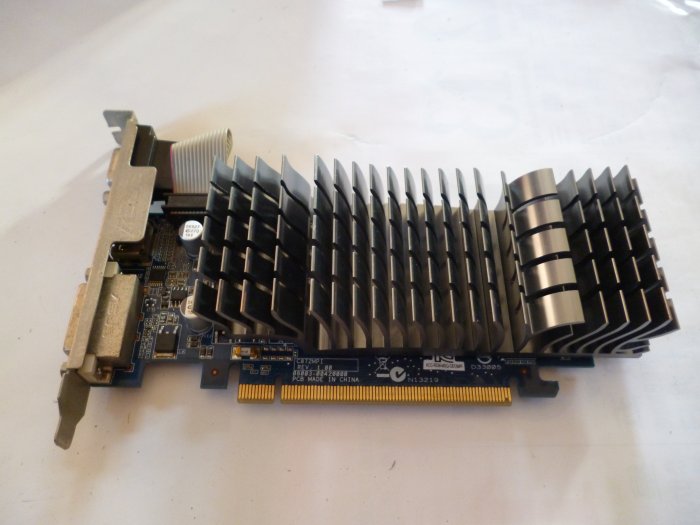 (台中市)ASUS顯示卡 EN210 SLENT/D1/1GD3/V2(LP)