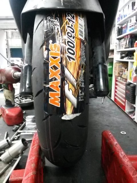 欣輪車業 MAXXIS 瑪吉斯 100/90-12 安裝2200元  RACING胎 新貨到現貨中特價