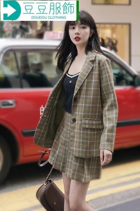高CP值 格子西裝外套女2020年秋冬新款韓版復古英倫風小西服百褶裙兩件套 西外~豆豆服飾