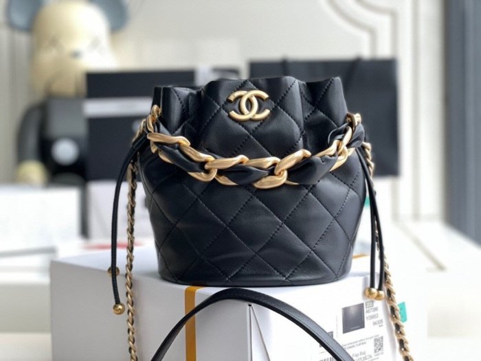 【翰貝格名牌館】全新真品 CHANEL 黑色菱格 金鏈 小型 束口水桶包 AS2390