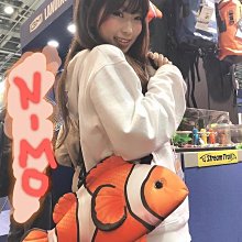 魚出没..日本FiiiiiSH品牌療癒系產品Fish Bag 尼莫Kumanomi小丑魚包 敲可愛全面到貨囉