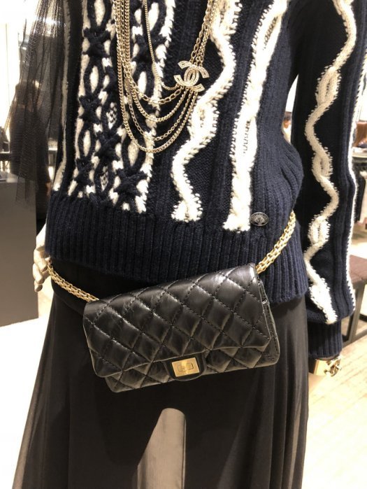 Chanel A57791 Chanel Bi Quilted Waist Bag 鍊帶腰包 2.55 黑金鏈