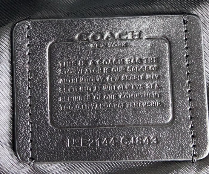 DanDan代購 COACH CJ843 新款男包 經典標誌 信使包 多功能郵差包 時尚百搭 單肩包 斜挎包 磁釦開合