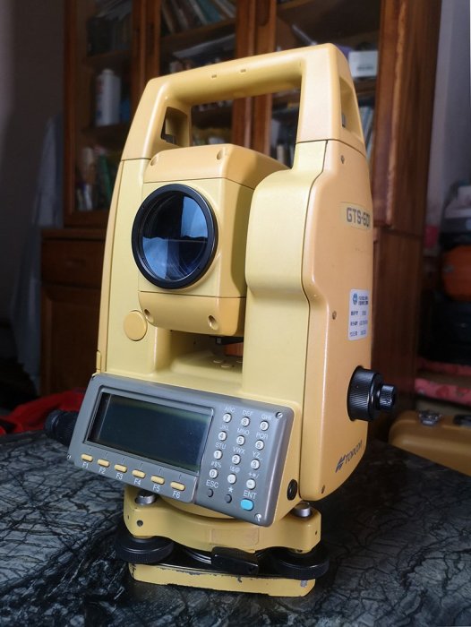 中古Topcon GTS-601 1秒全站儀 光波測距經緯儀