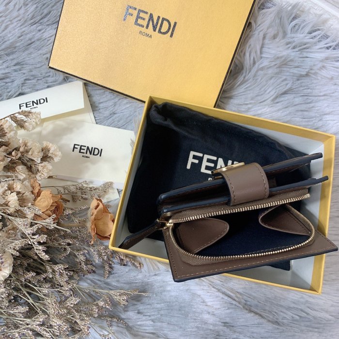 FENDI FF 三折短夾