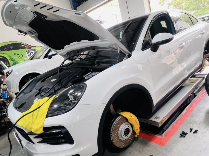 黃帝的店~Porsche Cayenne E3 Coupe  PSCB 原廠卡鉗/原廠來令+OEM盤~AKEBONO活塞