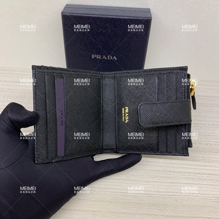 30年老店 現貨 PRADA saffiano leather wallet 短夾 皮夾 黑色 拉鍊 1ML047