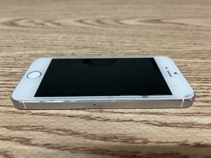 (缺貨) 手機空機 iPhone 5S 16G 銀色 4.7吋 類似 iPhone 13 mini