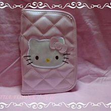 ♥小花花日本精品♥ Hello Kitty 可愛精緻好好用臉頭造型菱格紋多功能多夾層票卡夾包