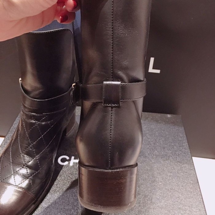 已售出CHANEL基本款雙C SHORT BOOTS短靴?37號