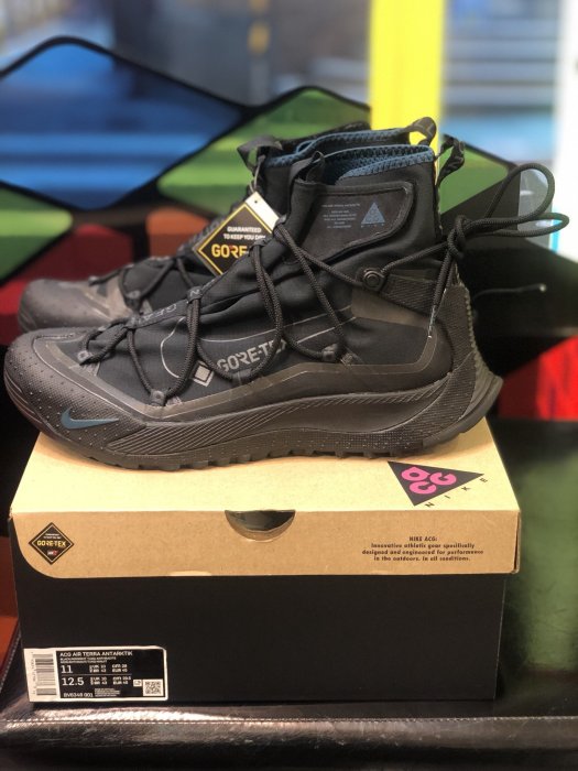 10.5全新 https://tw.bid.yahoo.com/item/全新-NIKE-ACG-Mountain