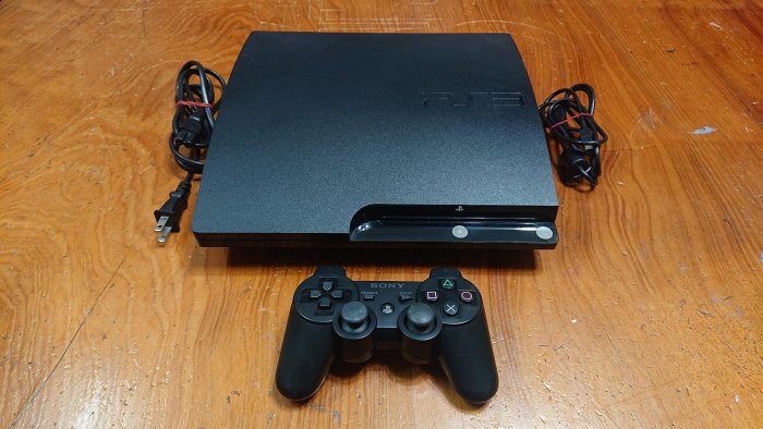 PS3 主機 2107B 內附PS吞食天地2 附原廠DS3手把；電源線；手把充電線