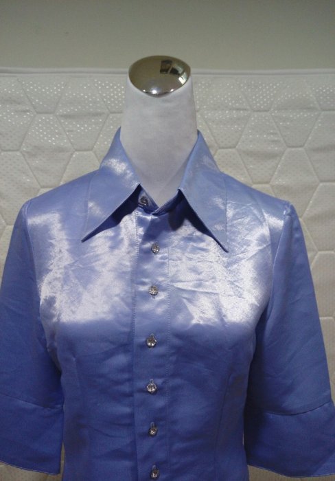 💖思賢&衣櫃💖 G -SEVEN 藍色緞面造型七分袖上衣 ( S l Z E：F號 ) # 275 ［現貨］
