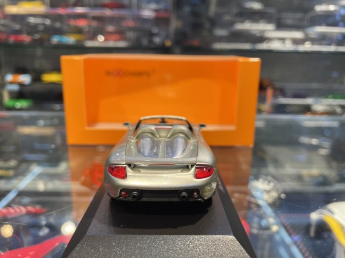 吉華@ 1/43 Minichamps PORSCHE CARRERA GT – 2003 – SILVER