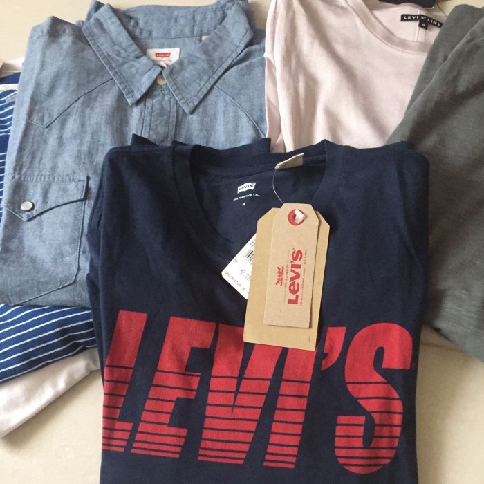 Levi’s 潮T長袖全新日本購入(M號）各只有一件