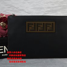 優買二手精品名牌店 FENDI FF logo 黑 皮 字紋 芬迪 7N0078 手拿包 護照包 手抓包 化妝包 全新II