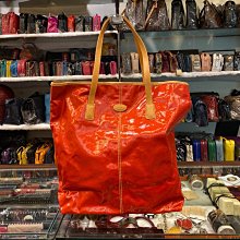 【茱麗葉精品】二手精品 TODS 時尚亮面防水PVC皮飾邊直式大購物包.紅-側邊溢膠