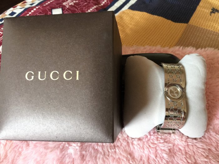 GUCCI 100%真品 銀色 翻轉 女錶(近新特價)