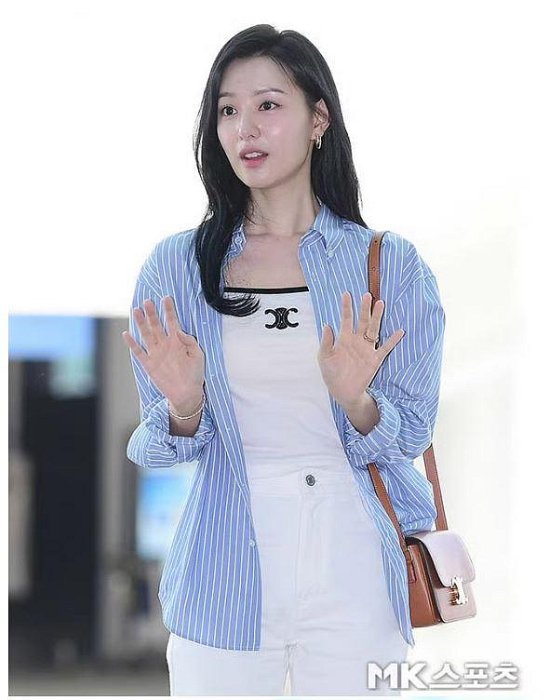 [預購]韓國明星同款金智媛機場同款藍白條紋長袖襯衫上衣女新款韓系百搭寬鬆休閒襯衫