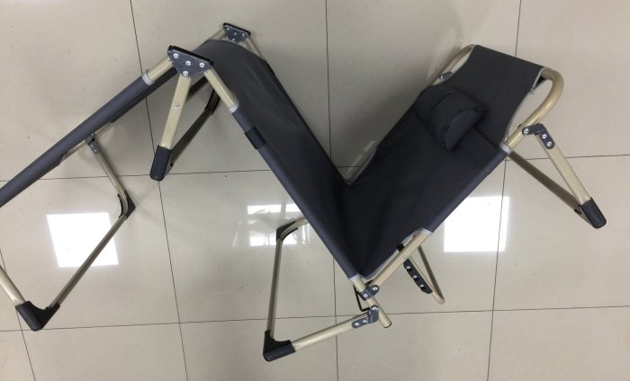 透氣兩用可調整折疊躺椅~全新，附軟墊