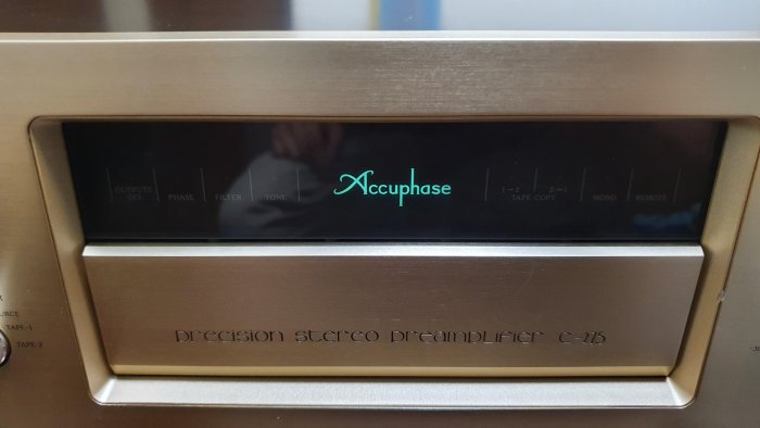 Accuphase C-275(前級) + P-700(後級)