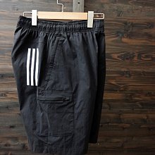 CA 愛迪達 adidas 黑色 彈性休閒短褲 M號 一元起標無底價P514