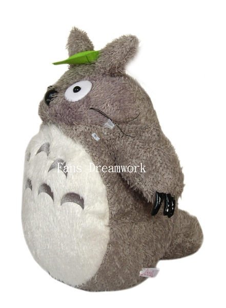 【卡漫迷】 龍貓 玩偶 戴葉子 33CM 閉口 Totoro 絨毛 豆豆龍 娃娃 擺飾 佈置 宮崎駿卡通