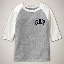(嫻嫻屋)全新正品現貨 Gap帥氣小男生Logo Raglan 五分袖Logo棉T 美國進口Size:5T
