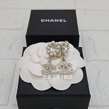 【巴黎王子1號店】《CHANEL》香奈兒 ABB470 銀色 雙C Logo 花朵 珍珠 水鑽 夾式 耳環~預購