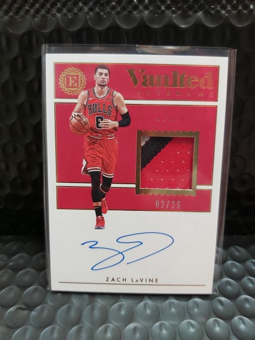 18~19 ENCASED 公牛灌籃王 ZACH LAVINE 限量25張 3色球衣卡面簽 DONCIC JA