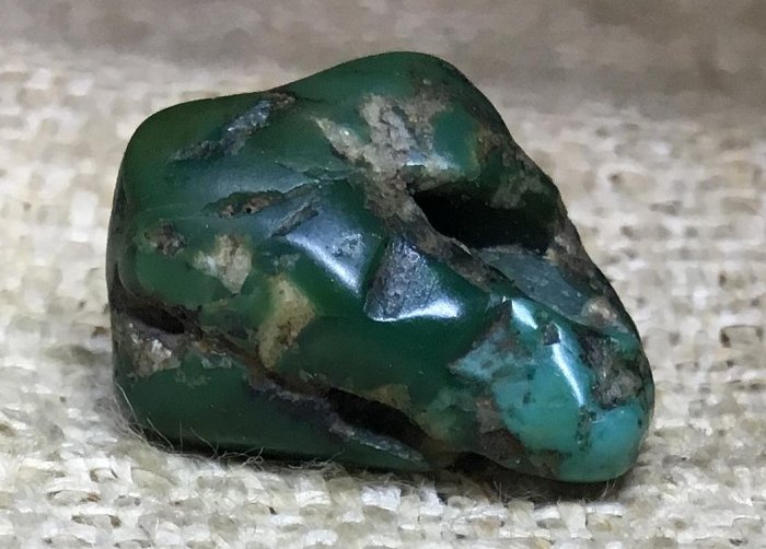 【和喜屋E932】綠松石(數百年老珠)皮殼温潤,磨損自然
