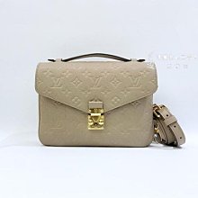 遠麗精品(板橋店) Y1406LV Pochette 米色牛皮壓紋郵差包M44881