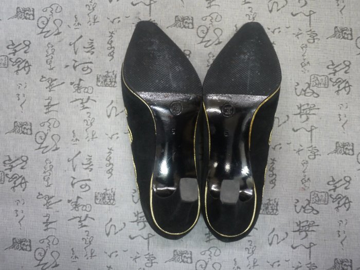 義大利製 RENE CAOVILLA 金線飾麂皮粗跟鞋 USA 5 EUR 34 JPN 22 CM