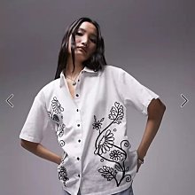 (嫻嫻屋) 英國ASOS-Topshop 花卉刺繡點綴白色襯衫上衣EF23