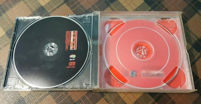 【二手 ◎ 影音新天地】伍佰 And ChinaBlue / 空襲警報 / LIVE VCD 《絕版二手VCD》....