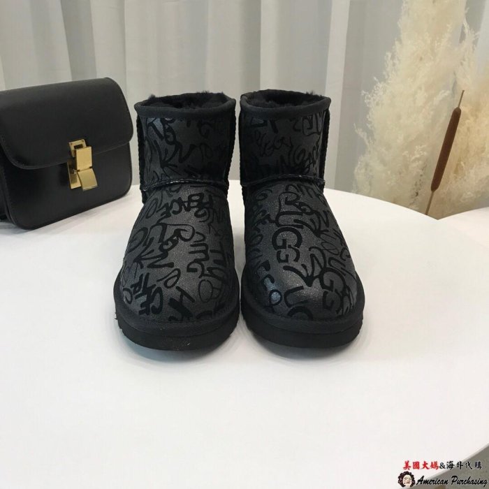 潮品爆款澳洲 UGG 7034 情侶款塗鴉印花 簡約造型風 黑色男款雪地靴 OUTLET-雙喜生活館