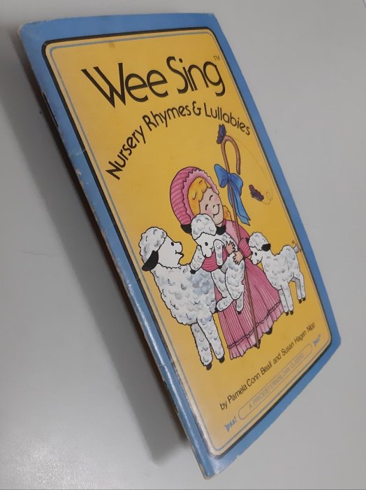 驚きの安さ 英語 歌 Wee Sing Silly Songs minhaqualitylife.com.br