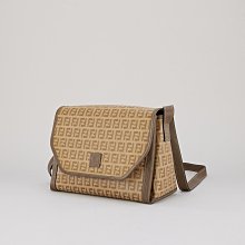 Back to Brown_VB-351 90's FENDI 經典連續商標防水面料與牛皮梯形包