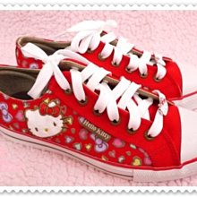 ♥小花花日本精品♥ Hello Kitty 可愛精美好好穿紅色臉頭造型滿滿豐富圖百搭帆布鞋 出清賠售 913004