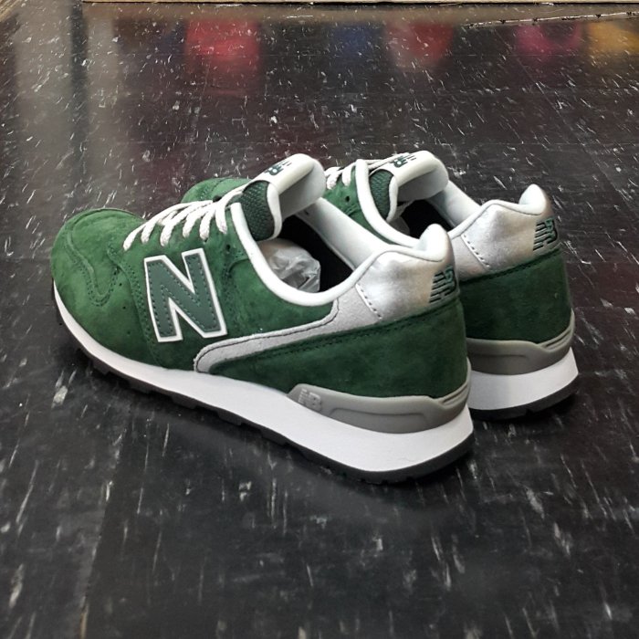 new balance nb 996 WR996LC 綠色 深綠色 森林綠 銀色 麂皮 復古 質感 慢跑鞋 8折優惠中