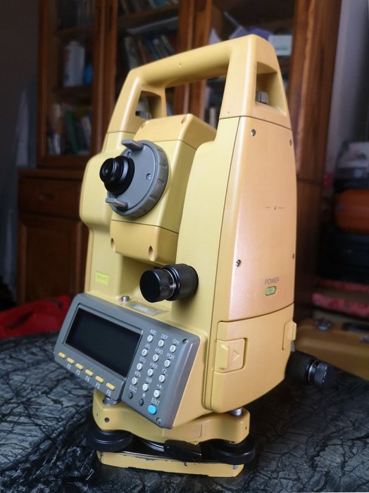 中古Topcon GTS-601 1秒全站儀 光波測距經緯儀