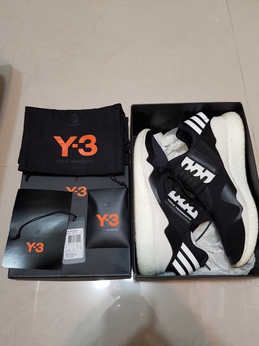 Y3 on sale retro boost