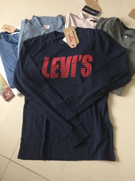 Levi’s 潮T長袖全新日本購入(M號）各只有一件