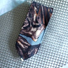 ((瑪奇亞朵的珠寶世界)) 真品 KRIZIAUOMO 印像風義大利製領帶市價4800-特價 婚禮用