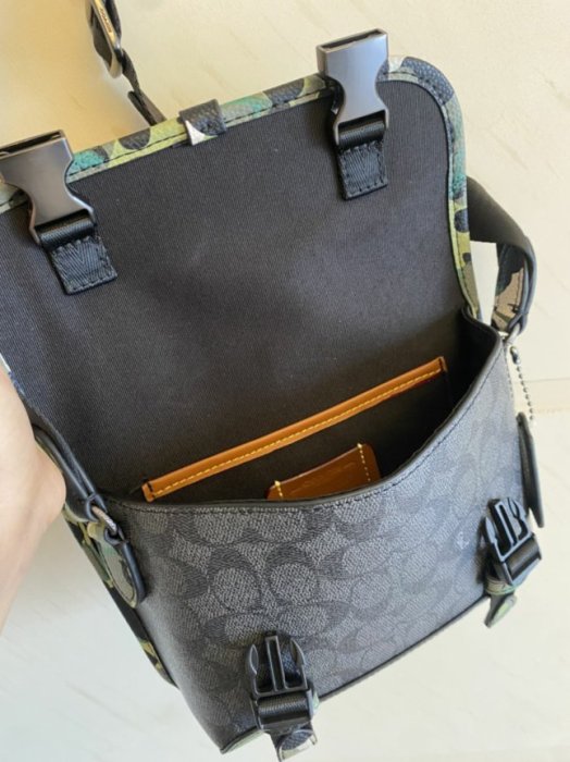 Guai 小秋  美國代購正品 COACH CA009 迷彩印花單肩斜跨包 郵差包 附零錢包 附購買證明