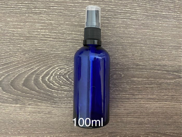 【現貨】臺灣製??藍色玻璃瓶 噴霧瓶 100ml 酒精噴瓶 精油瓶 避光款藍色玻璃瓶 酒精瓶 適用75%酒精-可分裝酒精/次氯酸水/精油乾洗手液