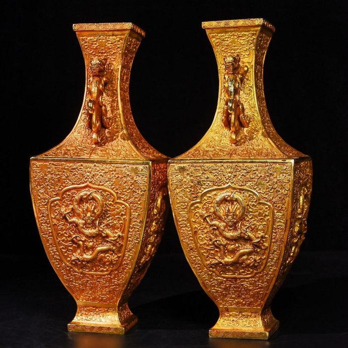 舊藏銅鎏金高浮雕方口龍瓶高35cm，寬14cm，重3111克➕3210克。:4500383 古玩 銅器 純銅【奇摩優選】