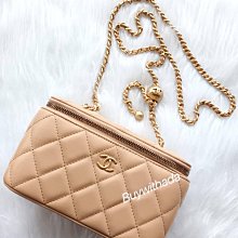 Chanel 23k 奶茶金球長盒包  內有鏡子 底部雙c logo 最新款❤️ $1xxxxx 現貨